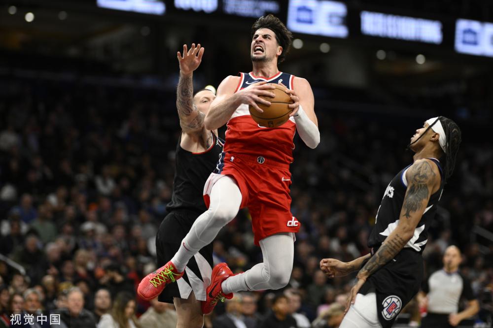 他用行动证 他用行动证